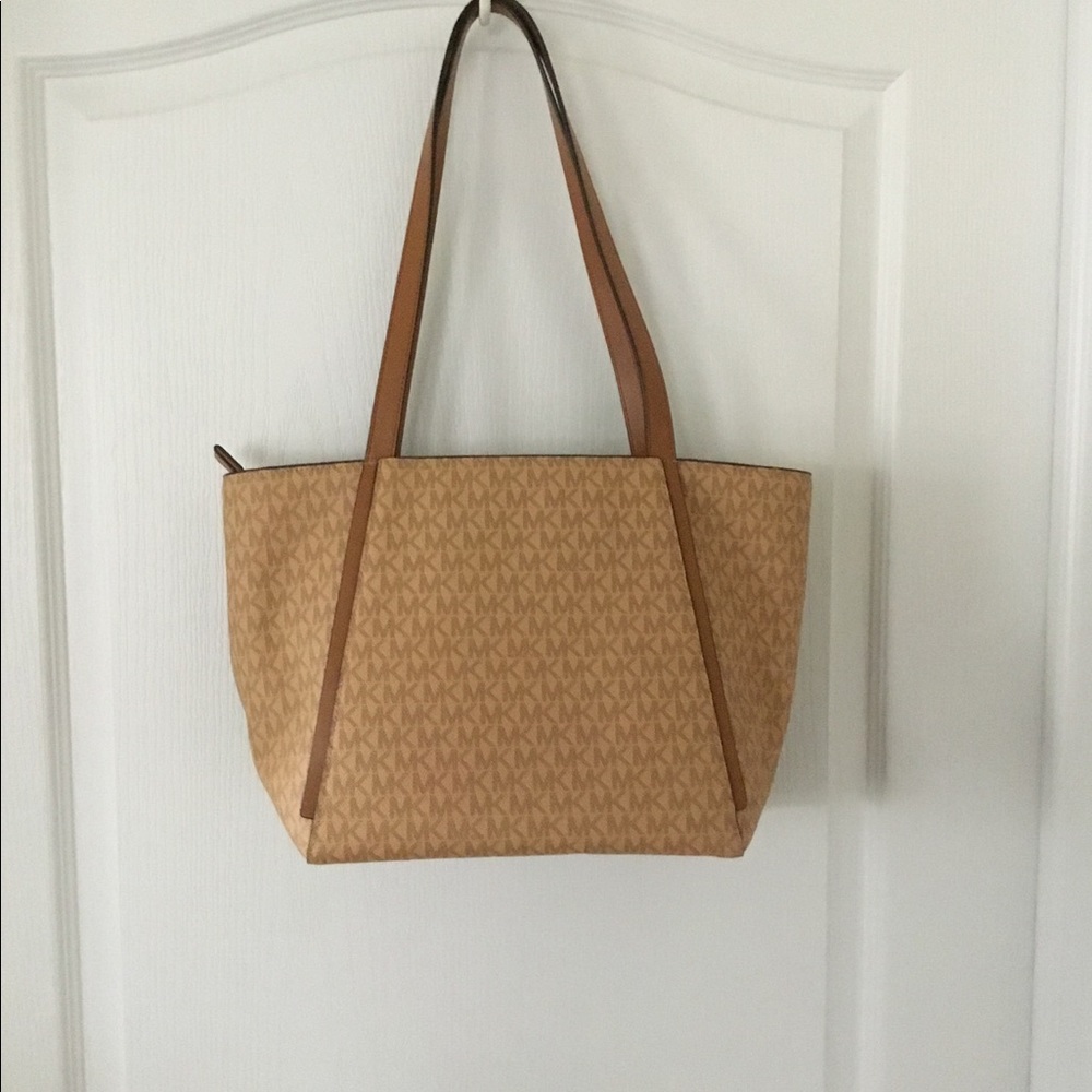 Michael Kors tote